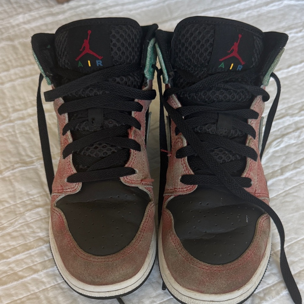 Jordan Kids' High-Top Sneakers in Black and Red Suede